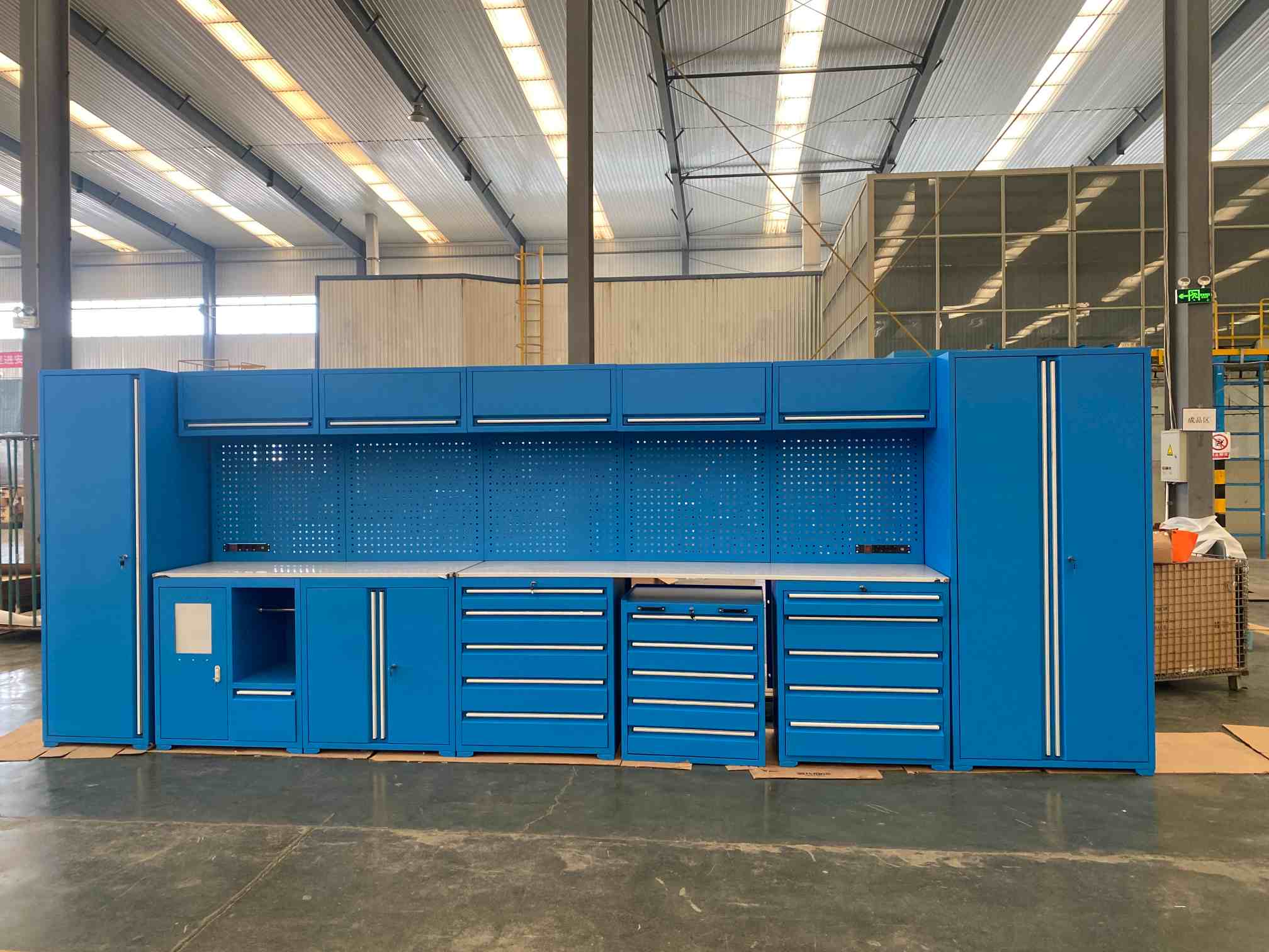 ஹெவி டியூட்டி கேரேஜ் சேமிப்பு அமைச்சரவை